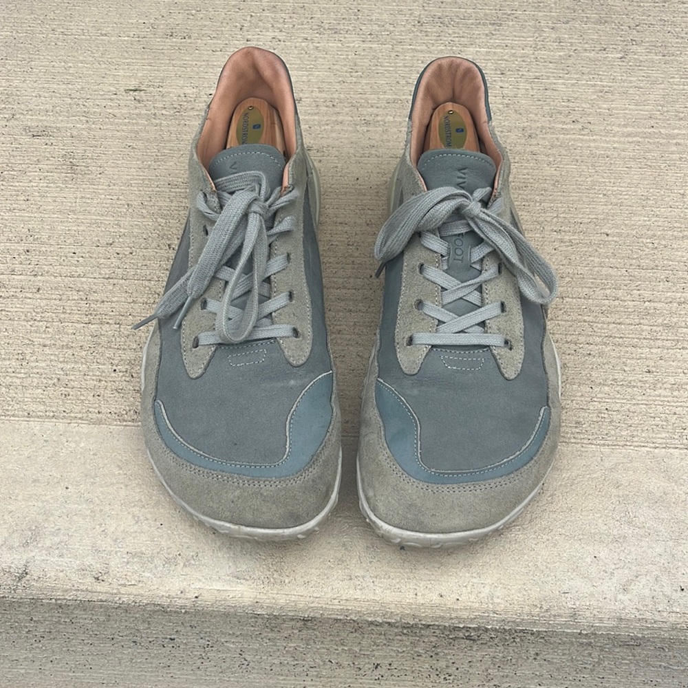 Green vivo barefoot sneakers